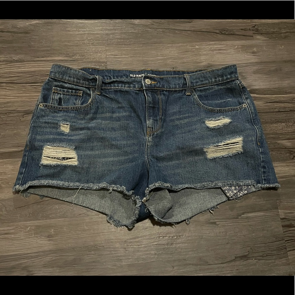 Old Navy Boyfriend cut Jean Shorts